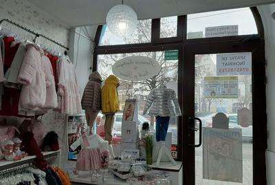Spațiu comercial, de 40 mp, în Central - 4