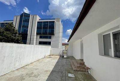 Casă individuală cu 2 camere în Central