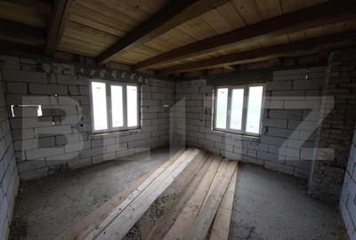 Casa la tara de vanzare, cu 13 ari de teren, la 40 km de Bi - 19