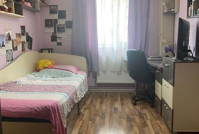 Apartament cu 3 camere decomandat în Sud - 4