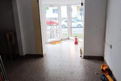 Spațiu comercial, de 32 mp, în Exterior Vest - 2