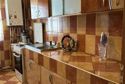 Apartament cu 4 camere decomandat în Central - 1