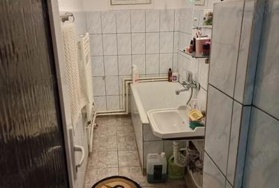 Apartament cu 3 camere semidecomandat în Central - 3