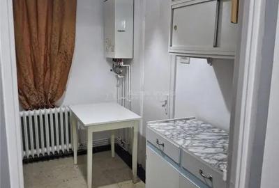 Apartament cu 2 camere semidecomandat în Micro I - 6