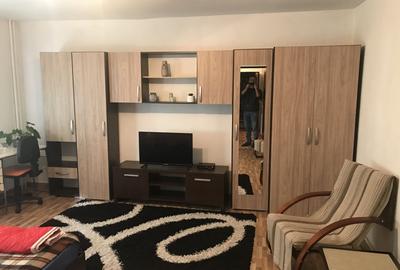 APARTAMENT O CAMERA DECOAMNDAT centrala proprie - 1