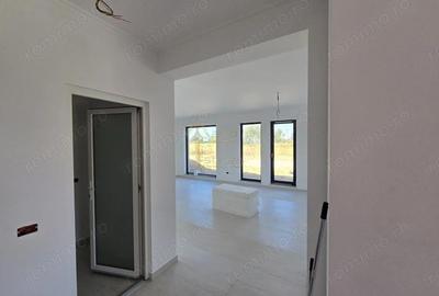 Casă cu 4 camere cu Teren 420 Mp în Central