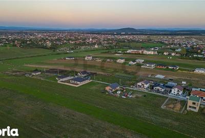 Teren de 511 mp, în Sânmartin - 8