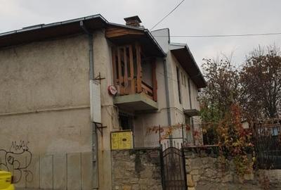 Inchiriez spatiu comercial la parterul unei vile, str. V. Lupu, Iasi - 1