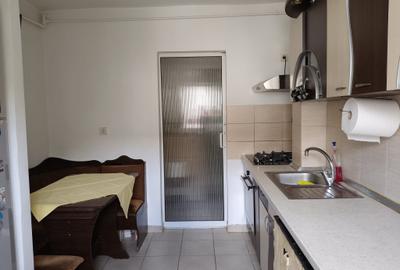 Apartament 4  camere, decomandat,zona Miorita - 2