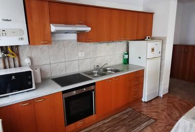 Apartament 3 camere, str. Tilisca - 9