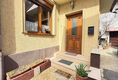 Casă cu 5 camere cu Canalizare în Rosetti