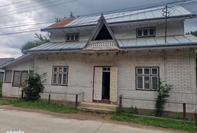 Casă cu 4 camere în Frumosu
