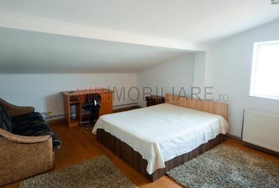 Apartament cu 4 camere decomandat, mobilat în Parcul Carol