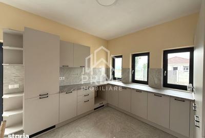 Casă cu 4 camere cu Teren 1100 Mp în Central - 5