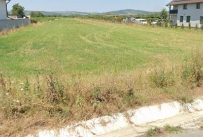 Teren agricol intravilan de 3100 mp, în Mândra