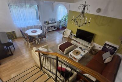 Casă cu 5 camere cu Canalizare în Bucureștii Noi