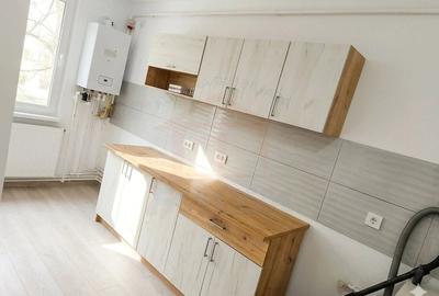 Apartament cu 2 camere decomandat în Micro 19