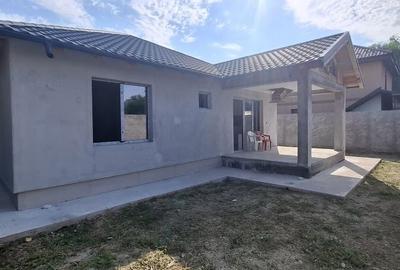Casă cu 3 camere în Sud - 3