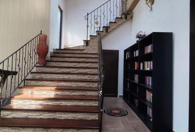 Casă cu 4 camere în Calea Clujului