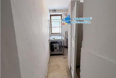 Casă cu 5 camere cu Teren 230 Mp în Central - 1
