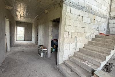Casă cu 6 camere cu Teren 650 Mp în Odaia Manolache