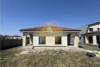 Casă cu 3 camere în Moșnița Nouă