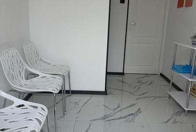 Spațiu comercial, de 75 mp, în Central - 3