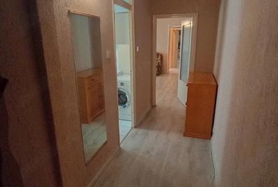 Apartament cu 2 camere semidecomandat în Girocului