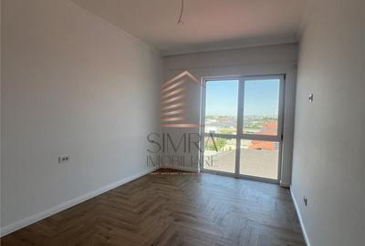 Apartament cu 3 camere în Sântandrei