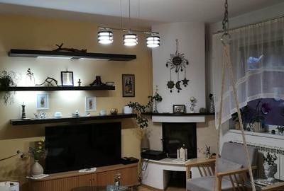 Casă individuală cu 5 camere cu Canalizare în Central - 5