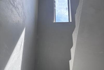 Casă cu 4 camere decomandat în Braytim