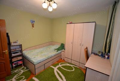 Casă cu 6 camere cu Teren 680 Mp în Găvana