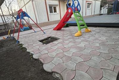 Casă cu 4 camere decomandat în Central