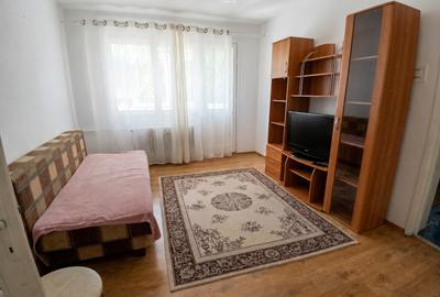 Apartament cu 2 camere semidecomandat, mobilat în Tătărași