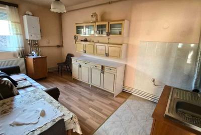 Casă cu 3 camere în Central