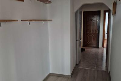 Apartament cu 3 camere decomandat în Șcheia