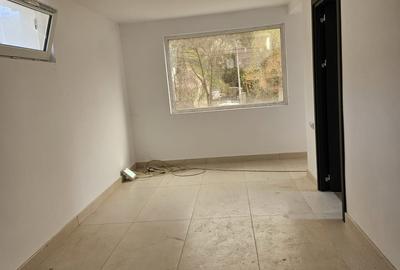 Casă cu 3 camere în Ștefănești