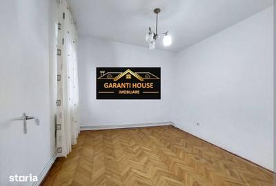 Casă cu 6 camere cu Teren 330 Mp în Progresul