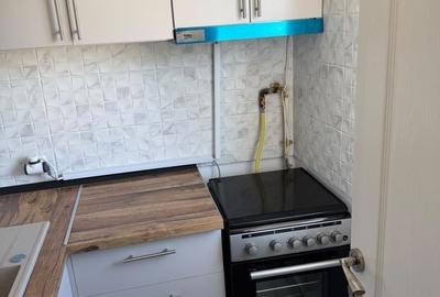 Garsonieră decomandată în Sud