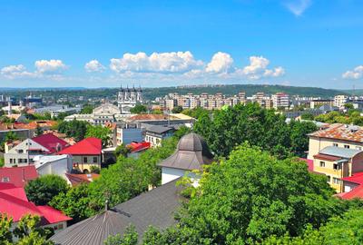 Apartament cu 3 camere decomandat în Bd. Independenței - 1