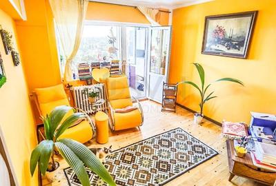 Apartament cu 3 camere decomandat în Lacul Tei