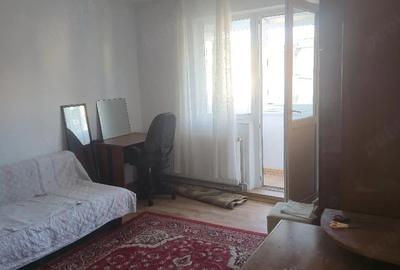 Apartament cu 2 camere semidecomandat în Gemenii