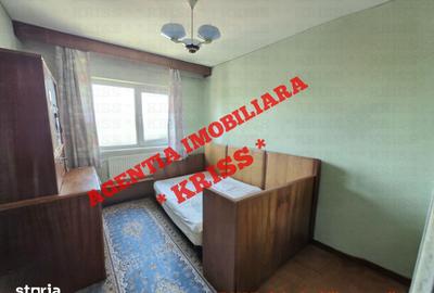 Apartament cu 3 camere decomandat în Craiovei - 2