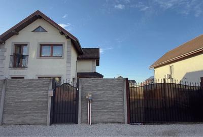 Casă cu Teren 450 Mp în Central