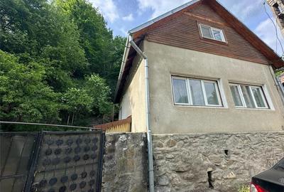 Casă cu 1 camere cu Teren 647 Mp în Central