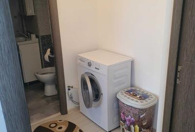 Apartament cu 2 camere semidecomandat în Crâng