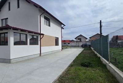 Casă cu 4 camere cu Teren 600 Mp în Bradu - 4