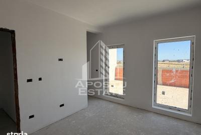 Casă cu 4 camere cu Teren 315 Mp în Giarmata