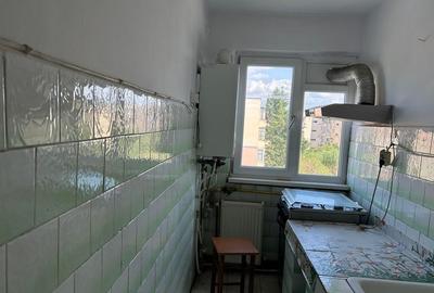 Apartament cu 2 camere semidecomandat în 9 Mai - 5