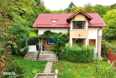 Casă cu 4 camere cu Teren 459 Mp în Telega